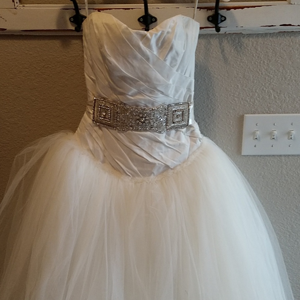 Vera Wang Wedding Dress